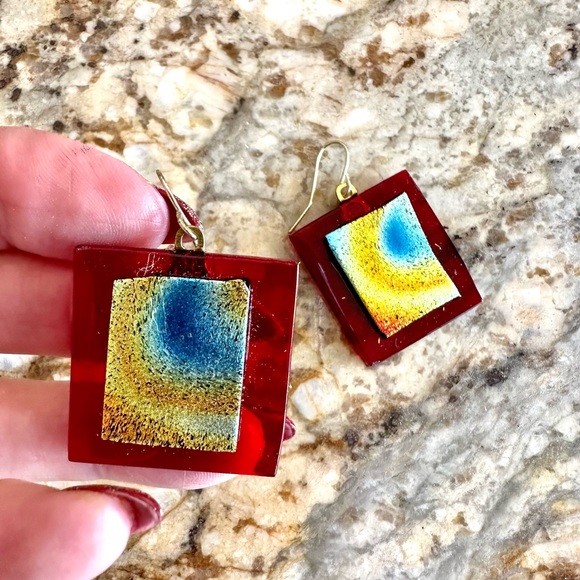 Hand blown glass earrings red iridescent gold mix pieces gold plated. - Picture 4 of 5